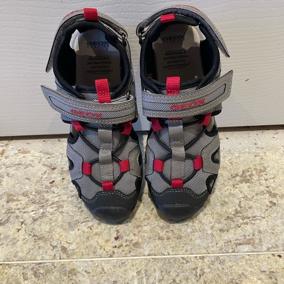 Geox boys sandals, respira, size 30 (children size 12) gray, black, and red - Picture 2 of 5